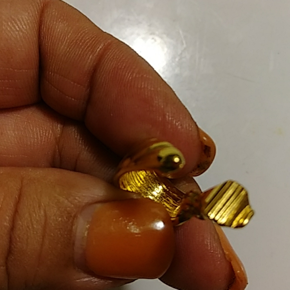 Earrings - Picture 4 of 4